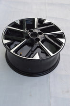 Laden Sie das Bild in den Galerie-Viewer, 1x Alufelge 17 Zoll 4.5&quot; 4x108 9933892680 Opel Corsa F Rim Wheel