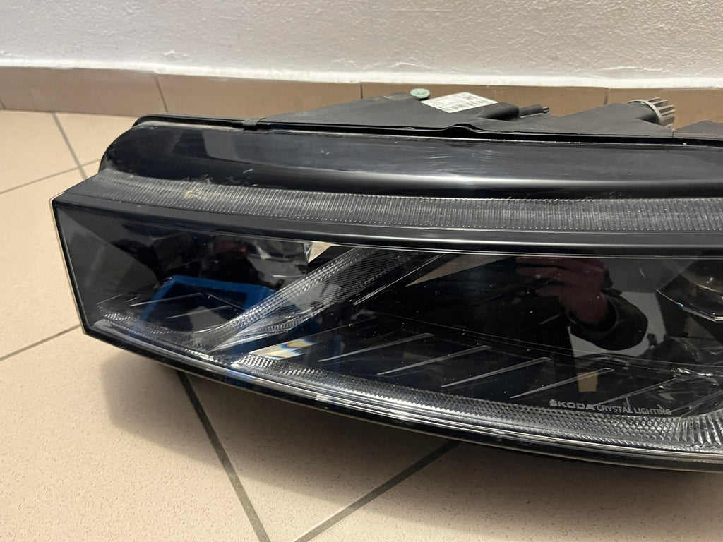 Frontscheinwerfer Skoda Octavia IV 5E4941015A LED Ein Stück (Rechts oder Links) SCH8790969716vp