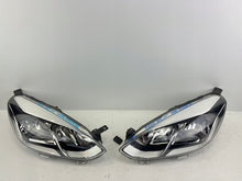 Laden Sie das Bild in den Galerie-Viewer, Frontscheinwerfer Ford Fiesta H1BB-13W029-AD H1BB-13W030-AD Vorderseite SCH2511293021wa