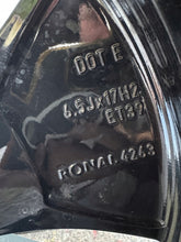 Load image into Gallery viewer, 1x Alufelge 17 Zoll 6.5" 5x100 39ET Glanz Schwarz 2GM601025M VW T-Cross FEL7729629670ar