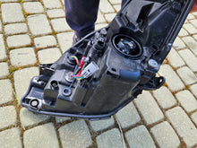 Load image into Gallery viewer, Frontscheinwerfer Toyota Yaris LED Rechts Scheinwerfer Headlight