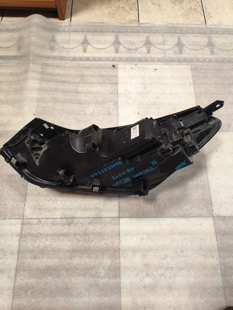 Frontscheinwerfer Hyundai Tucson 92101D7700 Rechts Scheinwerfer Headlight SCH9726034568us