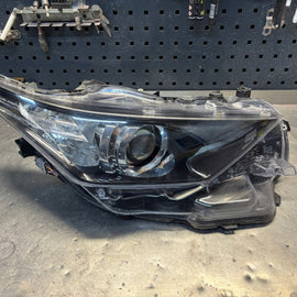 Frontscheinwerfer Toyota Auris 81110-02K30 LED Rechts Scheinwerfer Headlight SCH8802505838in