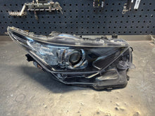 Laden Sie das Bild in den Galerie-Viewer, Frontscheinwerfer Toyota Auris 81110-02K30 LED Rechts Scheinwerfer Headlight SCH8802505838in
