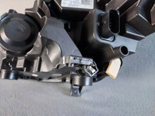 Laden Sie das Bild in den Galerie-Viewer, Frontscheinwerfer Seat Ibiza I V 6F1941006F LED Rechts Scheinwerfer Headlight SCH6642590074pq