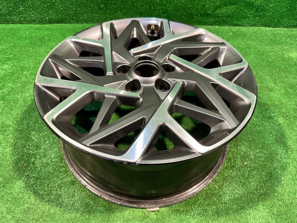 1x Alufelge 18 Zoll 7.5" 5x114.3 50ET 52910-CM300 Hyundai Kona Rim Wheel