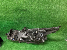 Laden Sie das Bild in den Galerie-Viewer, Frontscheinwerfer Toyota Corolla 8111002T30 Rechts Scheinwerfer Headlight SCH7544490791zh