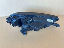 Laden Sie das Bild in den Galerie-Viewer, Frontscheinwerfer Skoda Fabia IV 6VB941015 Full LED Links Scheinwerfer Headlight SCH8785992797hr