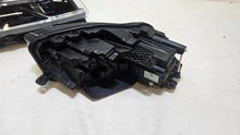 Laden Sie das Bild in den Galerie-Viewer, Frontscheinwerfer VW Touareg 761941035A 761941036A Full LED Ein Satz Headlight