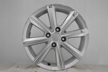 Laden Sie das Bild in den Galerie-Viewer, 1x Alufelge 15 Zoll 5.0&quot; 4x100 33ET Glanz Silber 1S0601025BP Vw Rim Wheel