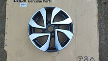 Load image into Gallery viewer, 1x Alufelge 15 Zoll 5.5&quot; 4x100 41ET Glanz Silber 1S0601025CE Mg Rim Wheel