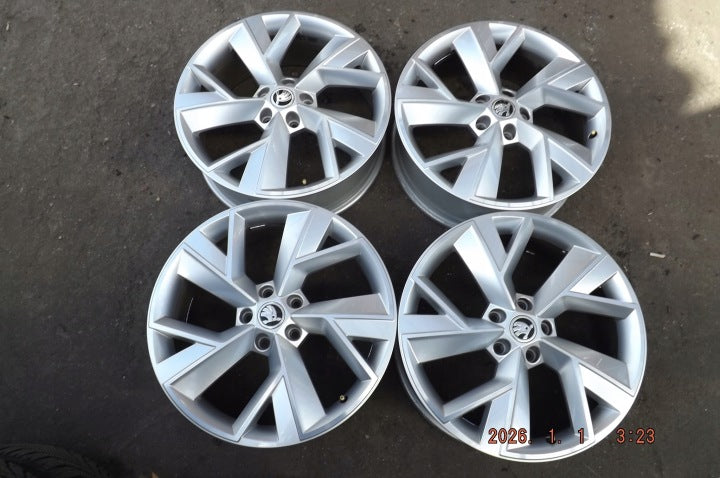 4x Alufelge 19 Zoll 7.0" 5x112 43ET Glanz Silber 565601025 Skoda Kodiaq FEL7126483774di