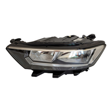 Laden Sie das Bild in den Galerie-Viewer, Frontscheinwerfer VW T-Roc 2GA941005B Halogen Links Scheinwerfer Headlight