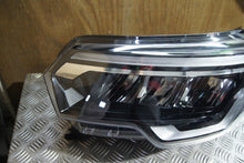 Load image into Gallery viewer, Frontscheinwerfer Renault Trafic 260601790R Links Scheinwerfer Headlight