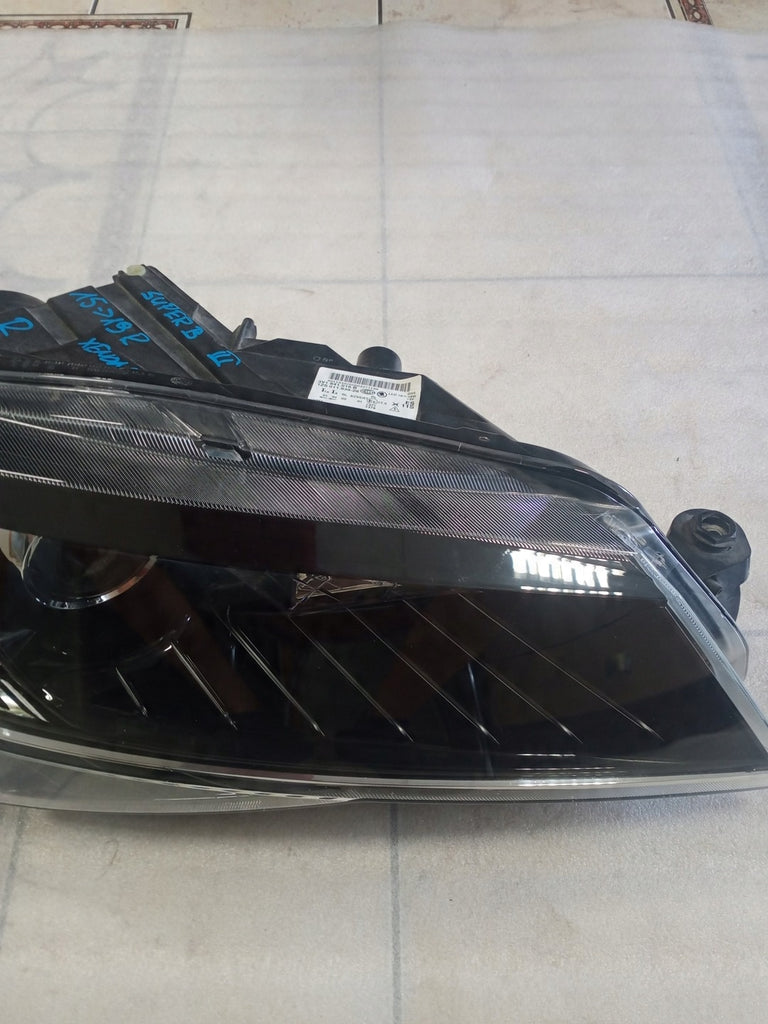 Frontscheinwerfer Skoda Superb III 3V1941016B Xenon Rechts Headlight