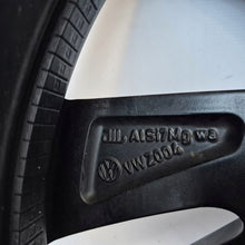 Laden Sie das Bild in den Galerie-Viewer, 1x Alufelge 18 Zoll 8.0" 5x112 3J0071498 VW Rim Wheel FEL1854039988rf
