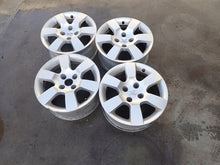Laden Sie das Bild in den Galerie-Viewer, 4x Alufelge 16 Zoll 7.0" 4x108 29ET Glanz Silber 9685783880 Peugeot 5008 I FEL2610946420wl