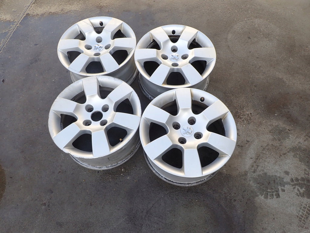 4x Alufelge 16 Zoll 7.0" 4x108 29ET Glanz Silber 9685783880 Peugeot 5008 I FEL2610946420wl