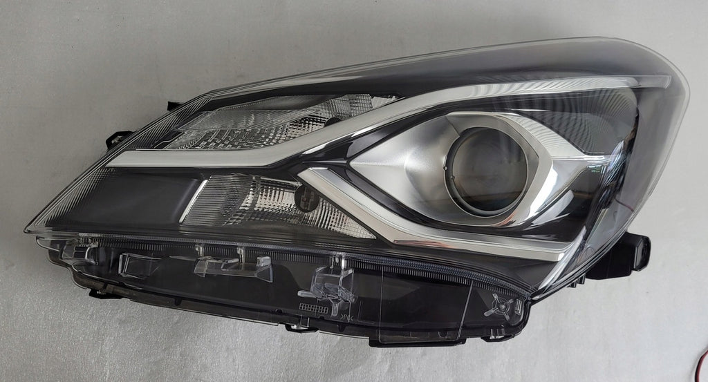 Frontscheinwerfer Toyota Yaris Ein Stück (Rechts oder Links) Headlight SCH3490931308ks