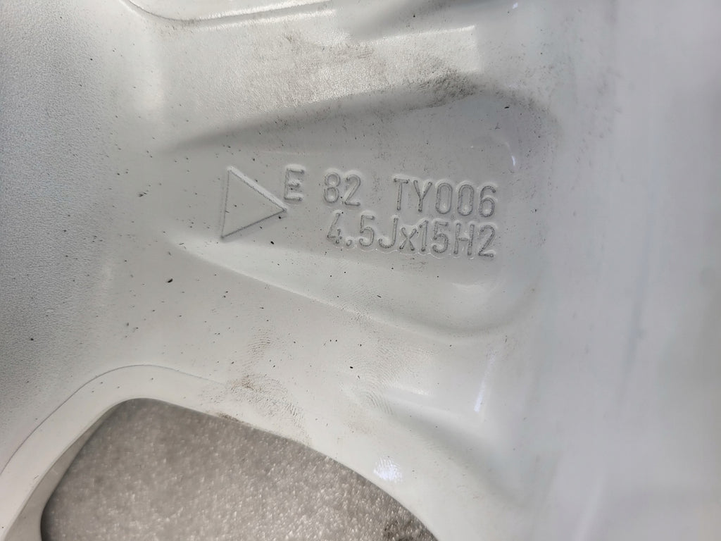 1x Alufelge 14 Zoll 4.5" 4x100 39ET Glanz Weiß PZ493-90672 Toyota Aygo Rim Wheel FEL5372595327sd