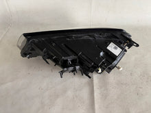 Laden Sie das Bild in den Galerie-Viewer, Frontscheinwerfer VW Touareg 7P1941034A Xenon Rechts Scheinwerfer Headlight