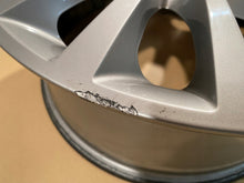 Laden Sie das Bild in den Galerie-Viewer, 1x Alufelge 17 Zoll 7.0&quot; 5x98 41ET 735573714 Fiat 500l Rim Wheel