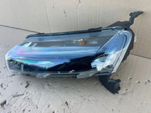 Load image into Gallery viewer, Frontscheinwerfer Dacia Spring 266052417R 266008993R Ein Satz Headlight SCH3264318438bs