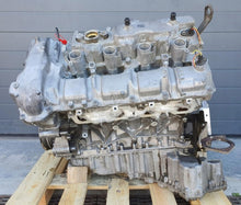 Laden Sie das Bild in den Galerie-Viewer, Motor BMW 5 F11 F10 N63B44A 4.4 2010 Benzin Engine Unkomplett MOT5370135357od