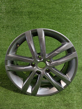 Laden Sie das Bild in den Galerie-Viewer, 1x Alufelge 17 Zoll 6.5" 5x112 52ET Glanz Graphit 5TA601025G VW Touran Rim Wheel FEL1362469407vt