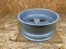 Laden Sie das Bild in den Galerie-Viewer, 1x Alufelge 18 Zoll 5x120 RRC002900 Land Rover I Evoque Rim Wheel FEL1705802752bx