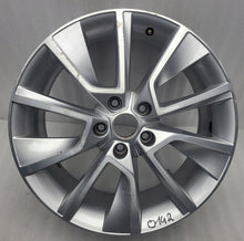 Load image into Gallery viewer, 1x Alufelge 18 Zoll 7.0" 5x112 45ET Glanz Silber 57A601025L Skoda Karoq FEL2727255402iz