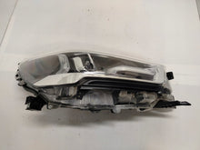 Laden Sie das Bild in den Galerie-Viewer, Frontscheinwerfer Toyota Hilux VIII 81110-0KU80 Full LED Rechts Headlight SCH8402174958wu