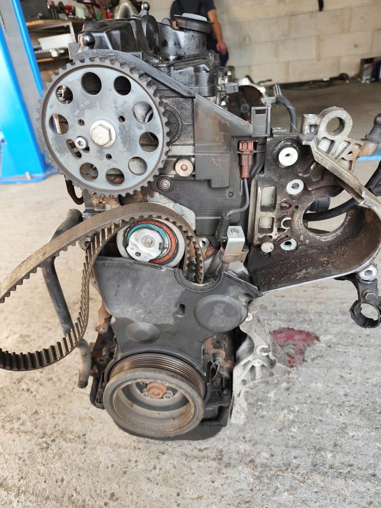 Motor VW Passat B8 DCXA 1.6 TDI 120PS 88kW 310TKm 2015 Diesel Engine Unkomplett