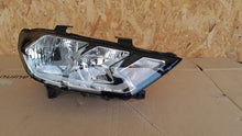 Laden Sie das Bild in den Galerie-Viewer, Frontscheinwerfer Audi A1 82A941004 Xenon Rechts Scheinwerfer Headlight