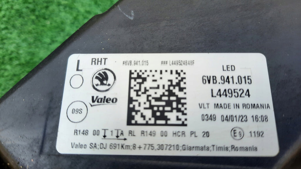 Frontscheinwerfer Skoda Fabia 6VB941015 Links Scheinwerfer Headlight