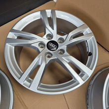 Laden Sie das Bild in den Galerie-Viewer, 4x Alufelge 17 Zoll 6.5" 5x112 43ET Glanz Silber 8V0601025DK Audi Rim Wheel FEL3129689098ol