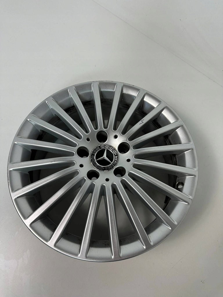 1x Alufelge 17 Zoll A1564011800 Mercedes-Benz Gla Rim Wheel FEL4816457296rv