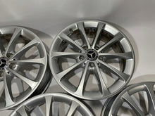 Laden Sie das Bild in den Galerie-Viewer, 4x Alufelge 17 Zoll 6.5" 5x112 44ET Glanz Silber A1774010300 Mercedes-Benz FEL8802136106eb
