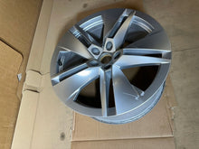 Load image into Gallery viewer, 1x Alufelge 19 Zoll 8.0" 5x112 45ET 5LA601025B Skoda Enyaq Rim Wheel FEL3336829682ze