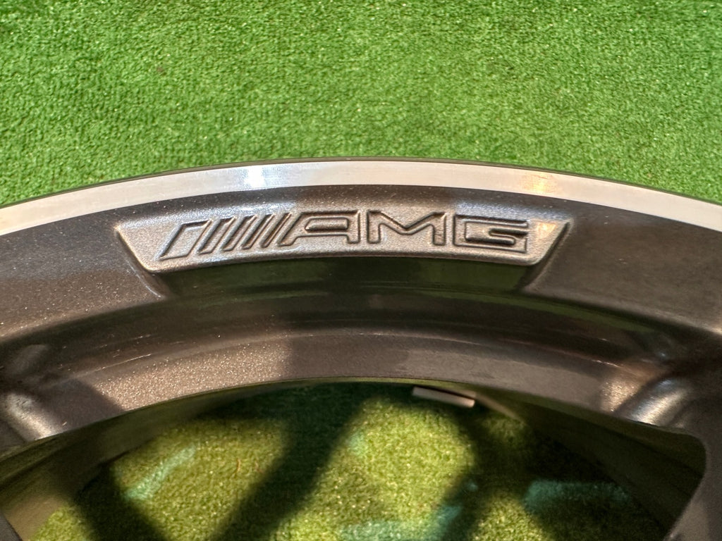 1x Alufelge 19 Zoll 8.0" 5x112 A1564013000 Mercedes-Benz Gla Amg Rim Wheel FEL8468282407am