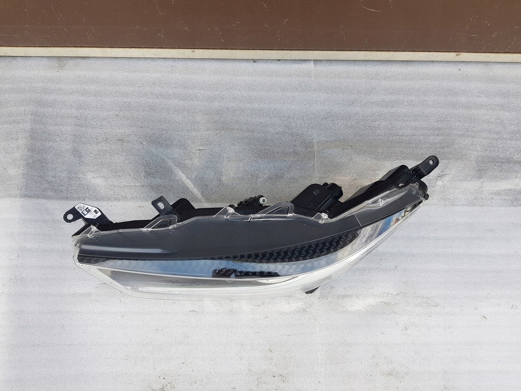 Frontscheinwerfer Toyota Yaris EUK0-8 LED Links Scheinwerfer Headlight SCH9056967785ze