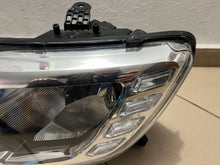 Laden Sie das Bild in den Galerie-Viewer, Frontscheinwerfer Dacia Logan Sandero II Links Scheinwerfer Headlight SCH2175135050yv