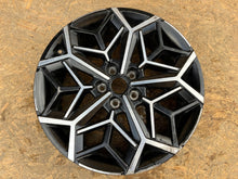 Load image into Gallery viewer, 1x Alufelge 19 Zoll 7.5&quot; 5x114.3 51ET 52910-N7400 Hyundai Tucson Rim Wheel