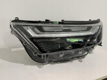 Laden Sie das Bild in den Galerie-Viewer, Frontscheinwerfer Toyota V 81185-42G10 LED Links Scheinwerfer Headlight