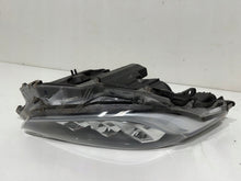 Laden Sie das Bild in den Galerie-Viewer, Frontscheinwerfer Toyota IV Yaris K0-8EU Rechts Scheinwerfer Headlight SCH4060322066bx