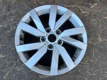 Load image into Gallery viewer, 1x Alufelge 16 Zoll 6.5" 5x112 41ET Glanz Silber 3G0601025A VW Passat B8 FEL5946322172ft