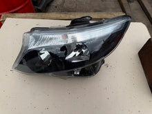Laden Sie das Bild in den Galerie-Viewer, Frontscheinwerfer Mercedes-Benz Vito W447 A4479067700 Links Headlight SCH7853120654qx