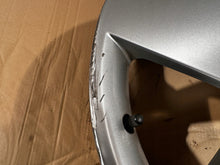 Laden Sie das Bild in den Galerie-Viewer, 1x Alufelge 17 Zoll 7.0&quot; 5x112 45ET 57A601025H Skoda Karoq Rim Wheel