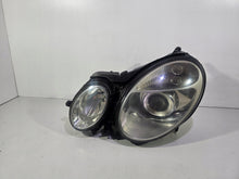 Laden Sie das Bild in den Galerie-Viewer, Frontscheinwerfer Mercedes-Benz W211 1903848139433 Links Scheinwerfer Headlight SCH9047323505af