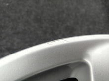 Load image into Gallery viewer, 1x Alufelge 17 Zoll 7.5" 5x114.3 45ET Glanz Silber 42611-33F60 Toyota Camry FEL3715069869zm